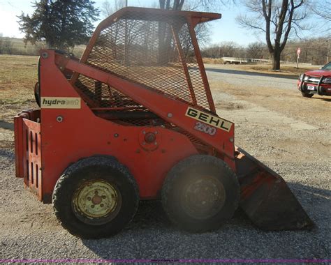 gehl 2500 skid steer drive motor|gehl skid steer model numbers.